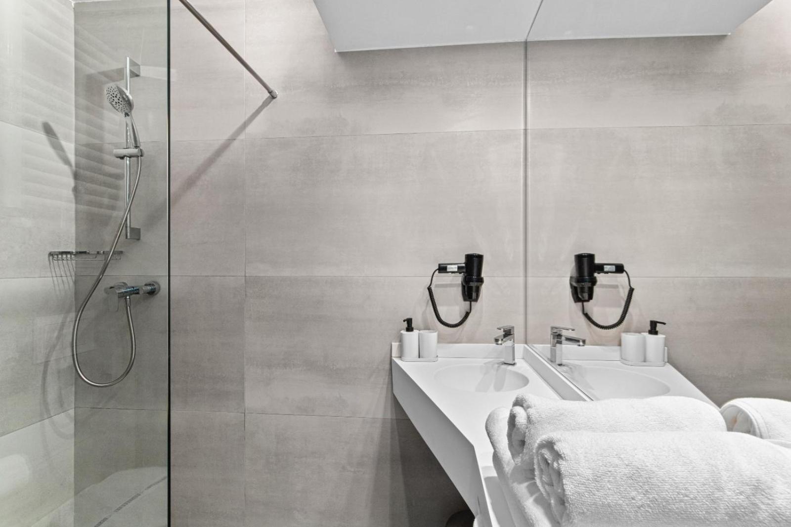 Hotel Atena*** 萨图恩 外观 照片