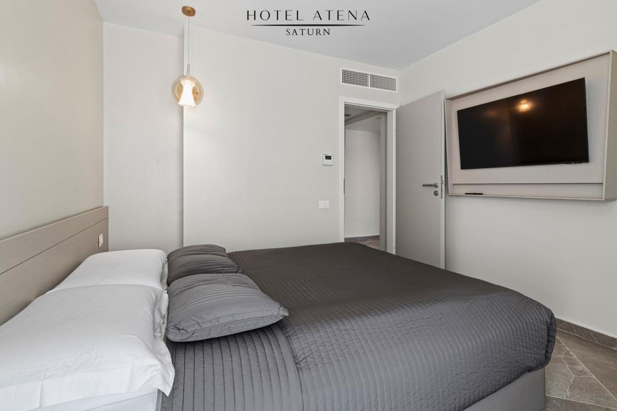 Hotel Atena*** 萨图恩 外观 照片